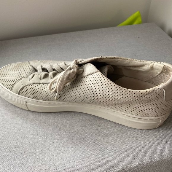 Common Projects perforated leather sneaker - Picture 3 of 3